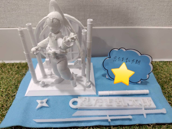 放課後等デイサービスの児童が3Dプリンターで作ったフィギュアなど